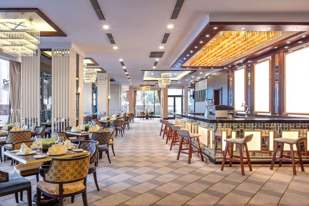 Melia Vinpearl Nha Trang Empire Hotel Restaurant photo